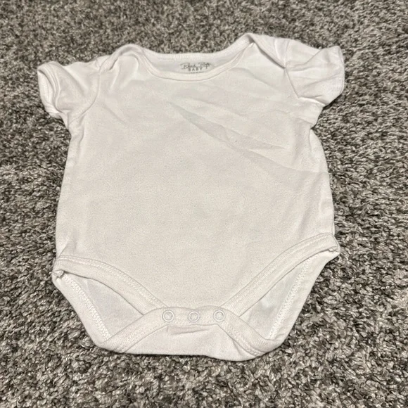 Bundle of 3-6mo clothing - Picture 5 of 13